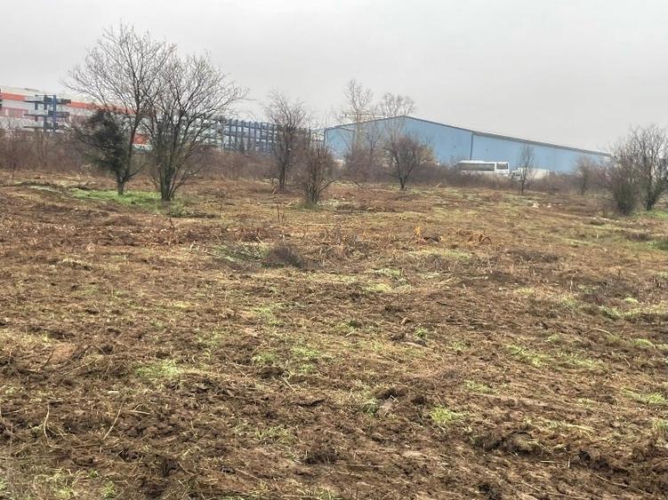 Teren Construcții intravilan de 5700 mp, în Central