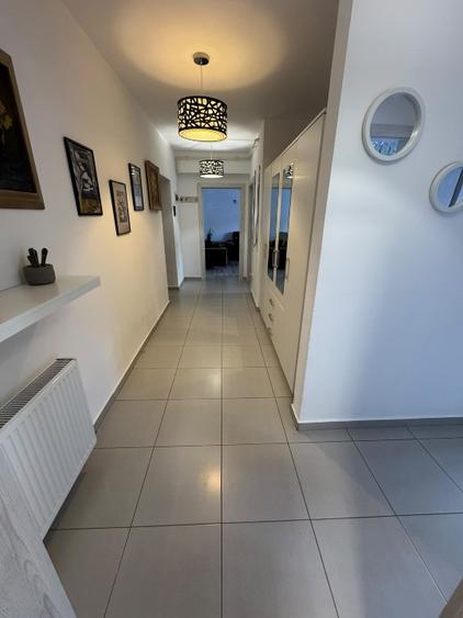 Apartament cu 3 camere, mobilat în Sânpetru