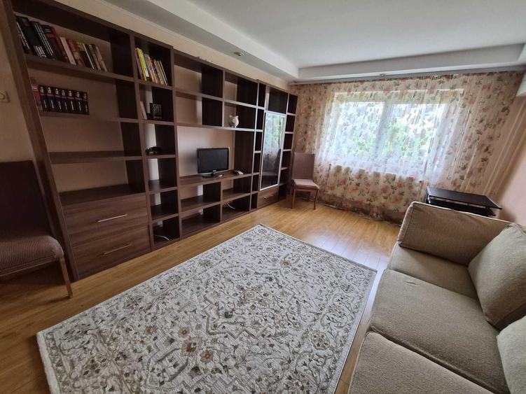 Apartament cu 3 camere decomandat, mobilat în Aviației