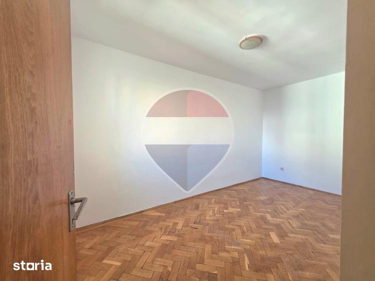 Apartament cu 4 camere în Central