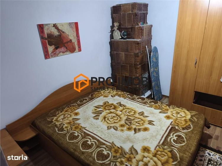 Casă cu 4 camere decomandat în Central