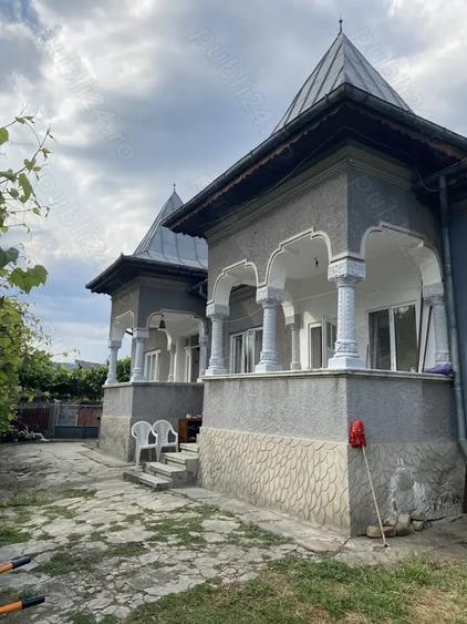 Casă cu 3 camere în Brănești