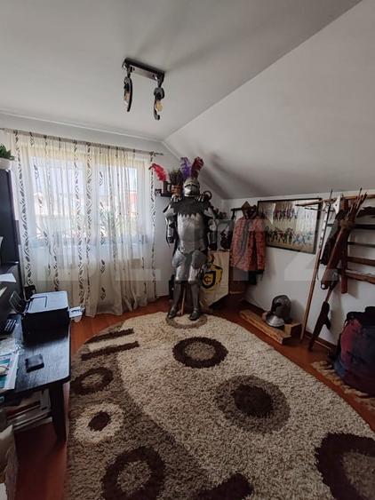 Casă individuală cu 4 camere cu Canalizare în Periferie