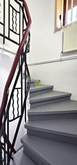 Apartament cu 4 camere decomandat în P-ța Rosetti