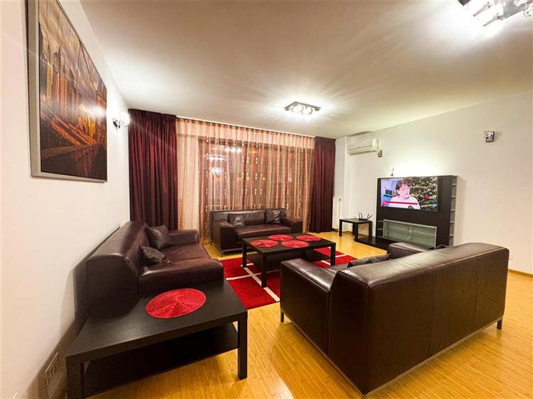 Apartament cu 4 camere semidecomandat în Floreasca