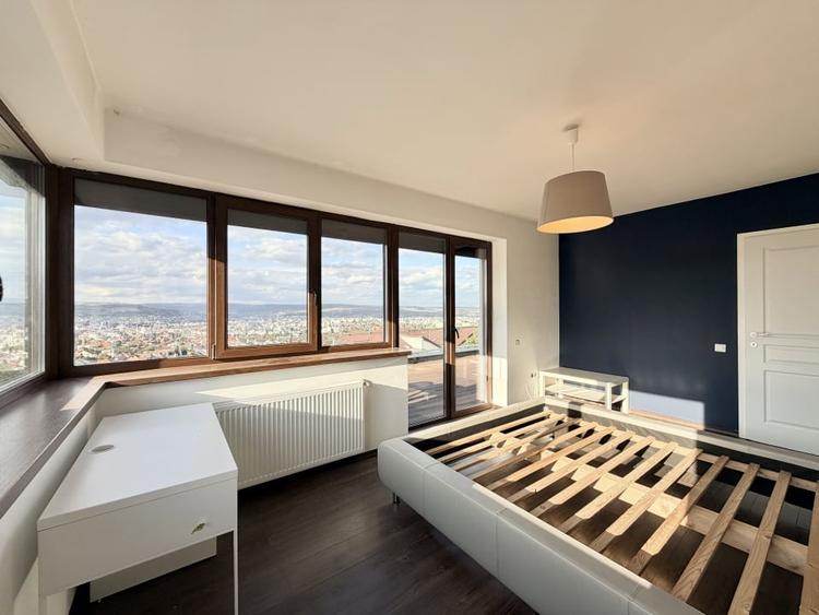 Apartament cu 2 camere semidecomandat, mobilat în Bună Ziua