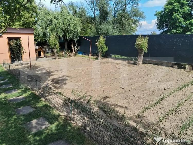Casă cu 4 camere cu Teren 1241 Mp în Amați
