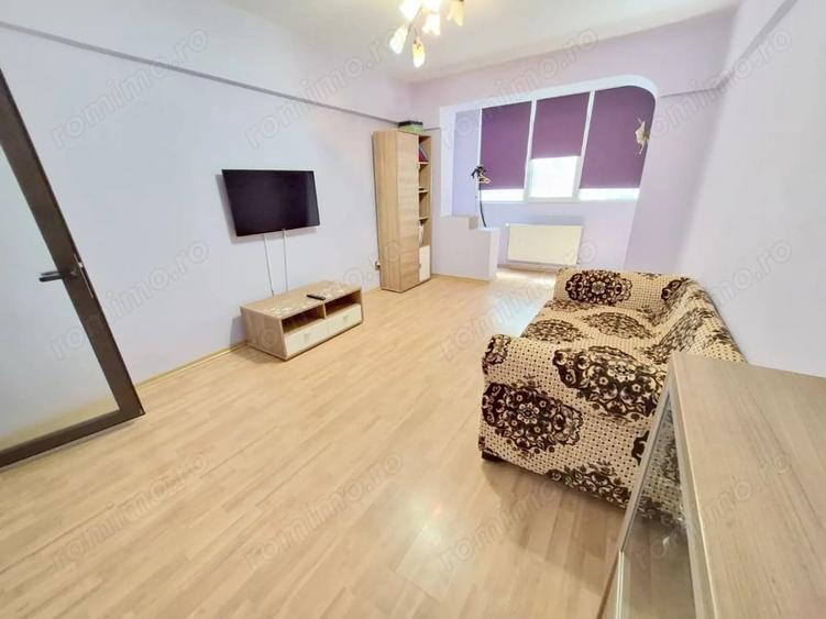 Apartament cu 2 camere decomandat în Micro 17
