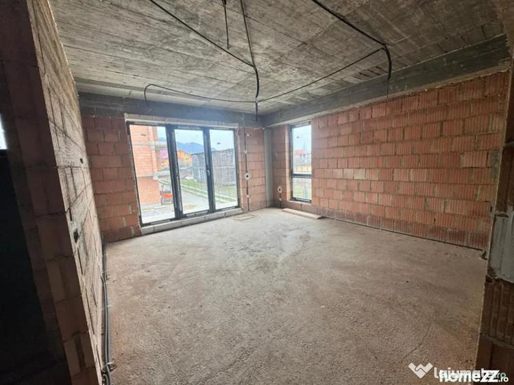 Apartament cu 3 camere decomandat în Vest