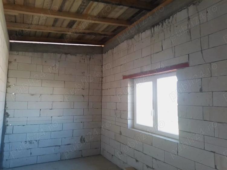 Casă cu 3 camere cu Teren 450 Mp în Central