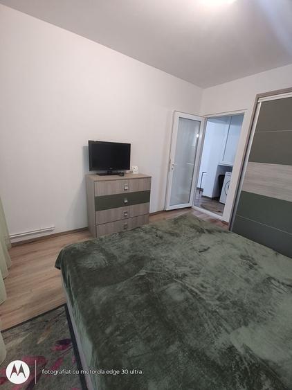 Apartament cu 2 camere semidecomandat, mobilat în Tomis II
