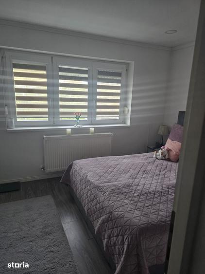 Apartament cu 3 camere decomandat în Micro 16