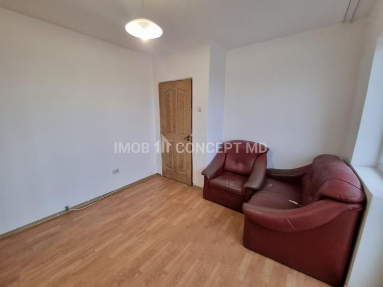 Apartament cu 3 camere semidecomandat, mobilat în Nord