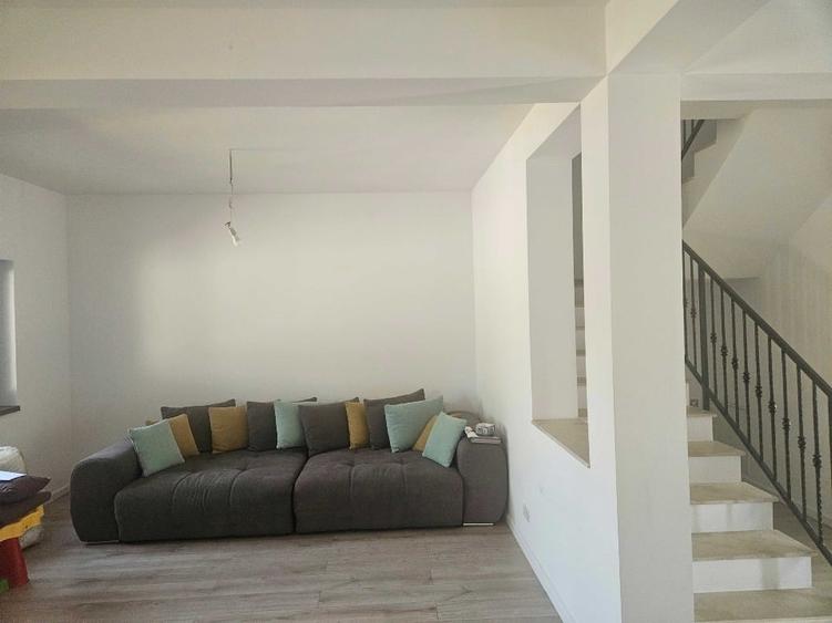 Duplex cu 4 camere cu Garaj în Sânandrei