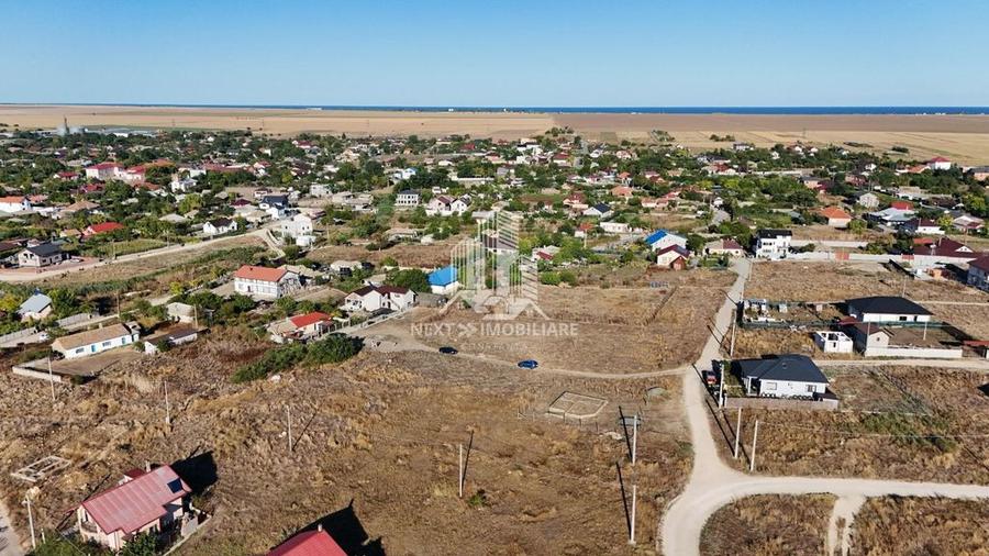 Teren de 2380 mp, în Corbu