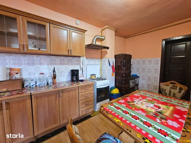 Casă cu 4 camere în Central