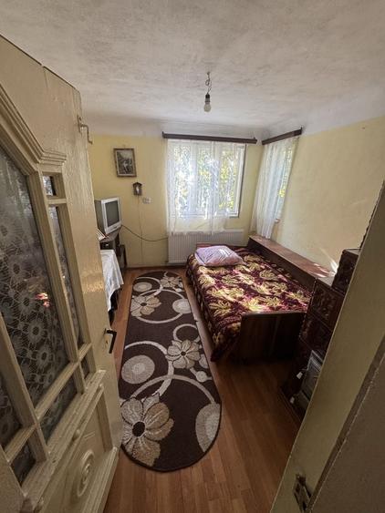 Casă cu 4 camere în Tăriceni