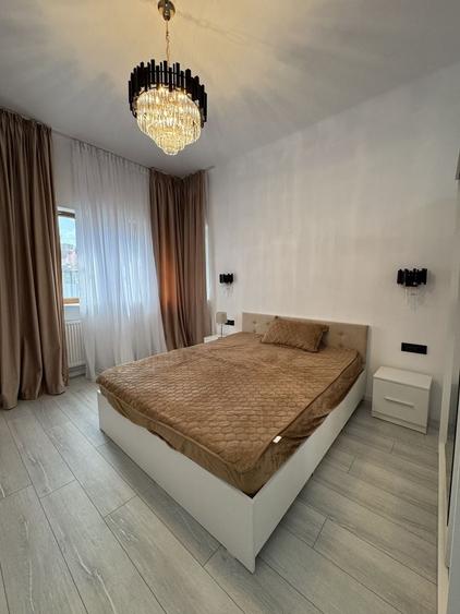 Apartament cu 3 camere decomandat, mobilat în Central