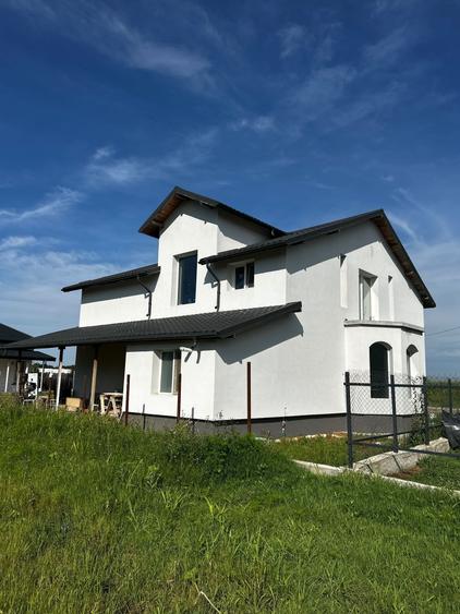 Casă cu 4 camere în Exterior Vest