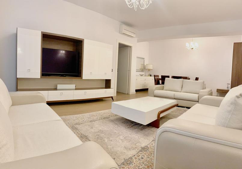 Apartament cu 3 camere semidecomandat, mobilat în Herăstrău