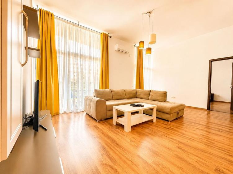 Apartament cu 2 camere semidecomandat, mobilat în Soarelui