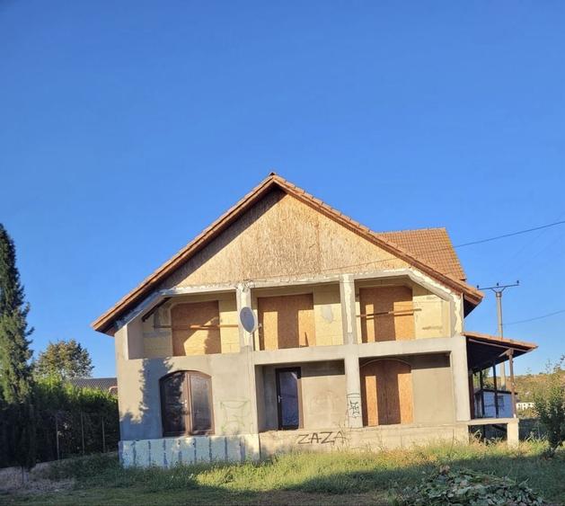 Casă cu 4 camere în Mătești