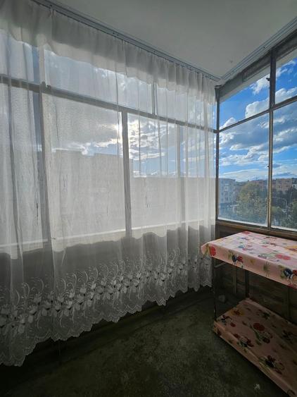 Apartament cu 3 camere decomandat, mobilat în Exercițiu