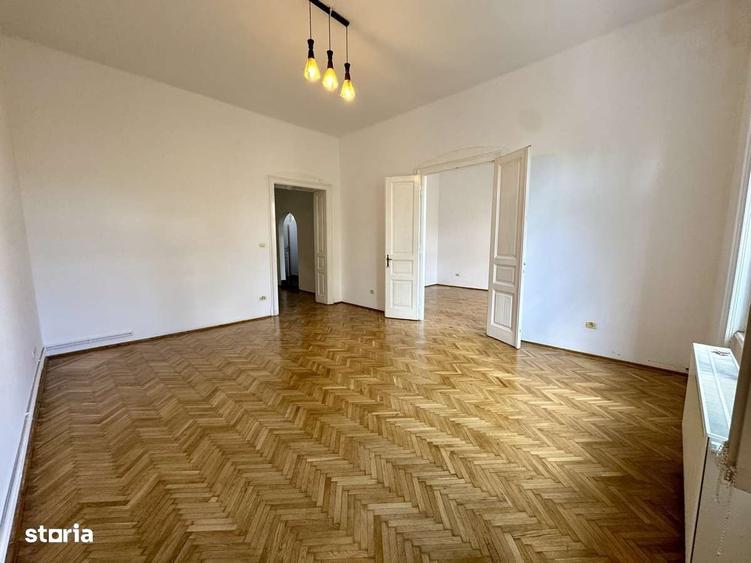 Apartament cu 3 camere semidecomandat în Ultracentral