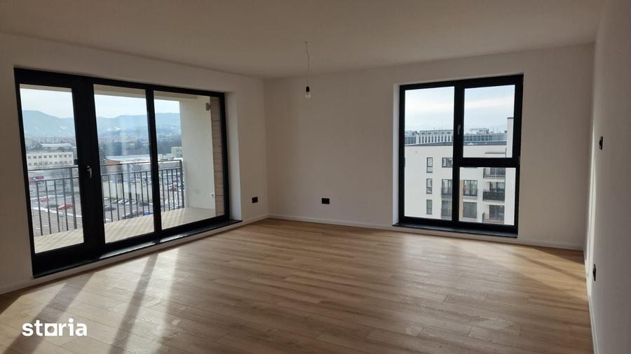 Apartament cu 2 camere decomandat în Tractorul