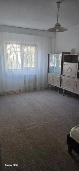 Apartament cu 3 camere decomandat în Canta