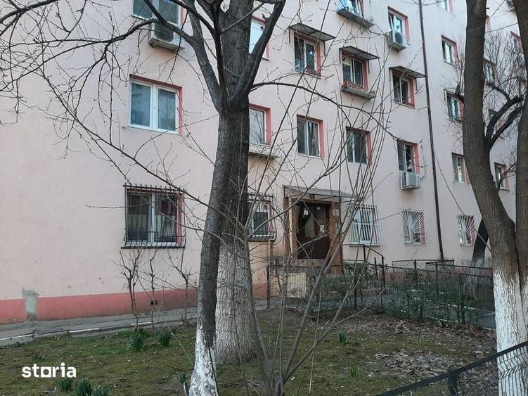 Apartament cu 2 camere semidecomandat în Văcăresti