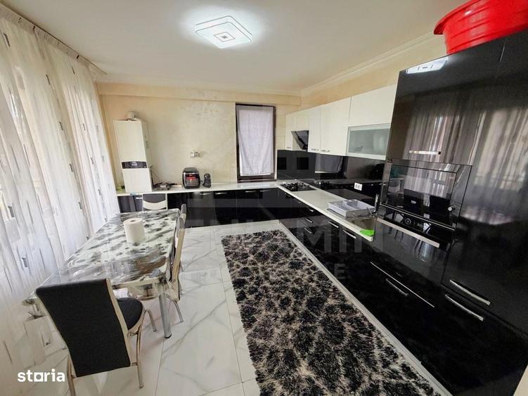 Apartament cu 4 camere în Craiovița Nouă