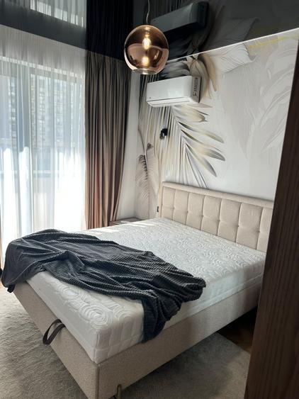 Apartament cu 3 camere semidecomandat, mobilat în Pipera