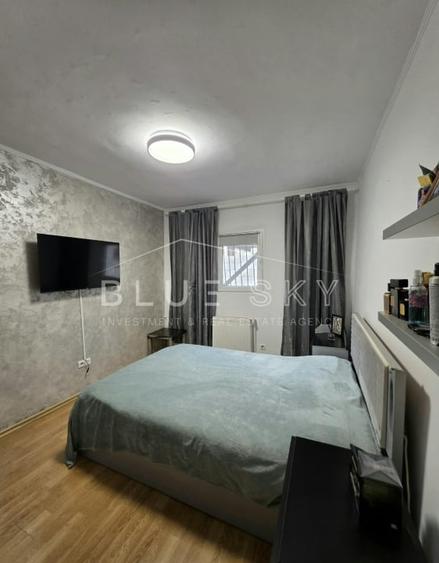 Apartament cu 3 camere decomandat, mobilat în Kamsas