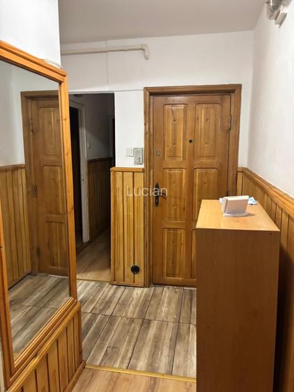 Inchiriez apartament 3 cam. / decomandat, zona Noua