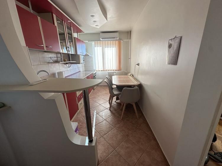 Apartament cu 2 camere decomandat în Casa de Cultură