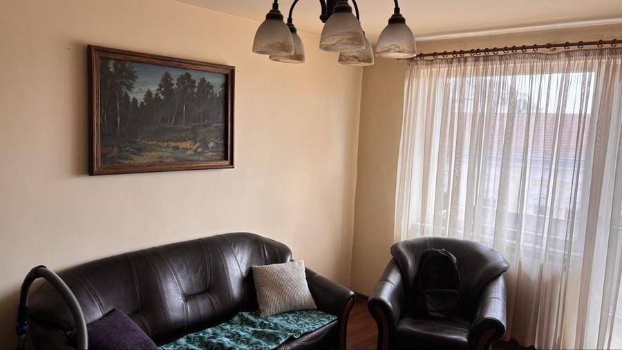 Vand apartament central 2 camere, decomandat - 2