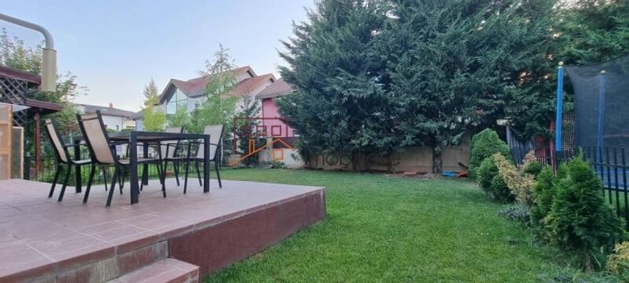 Casă cu 5 camere cu Teren 300 Mp în Iancu Nicolae