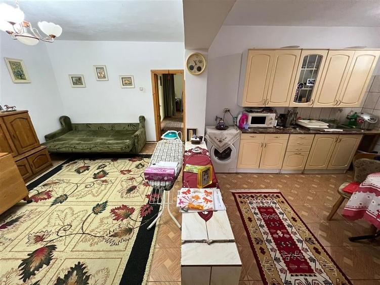 Duplex cu 6 camere cu Canalizare în Sud-Vest