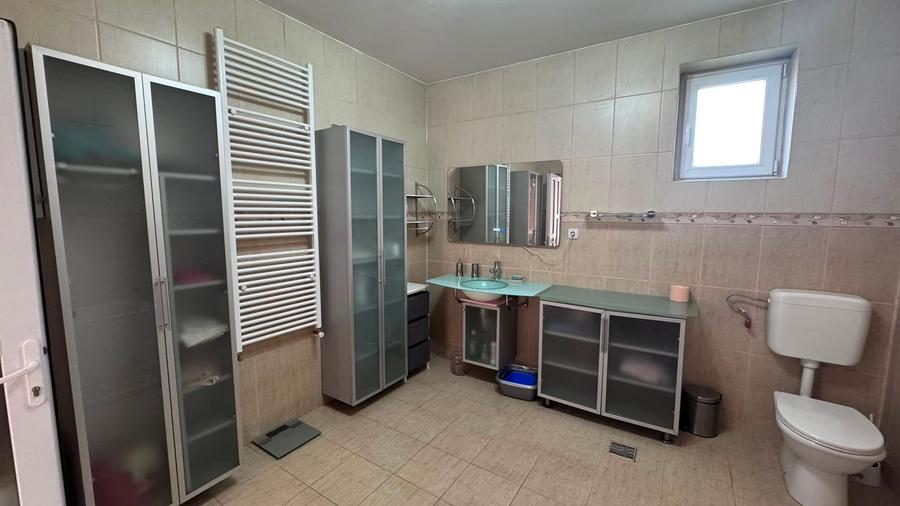 Casă individuală cu 3 camere cu Piscina în Periferie