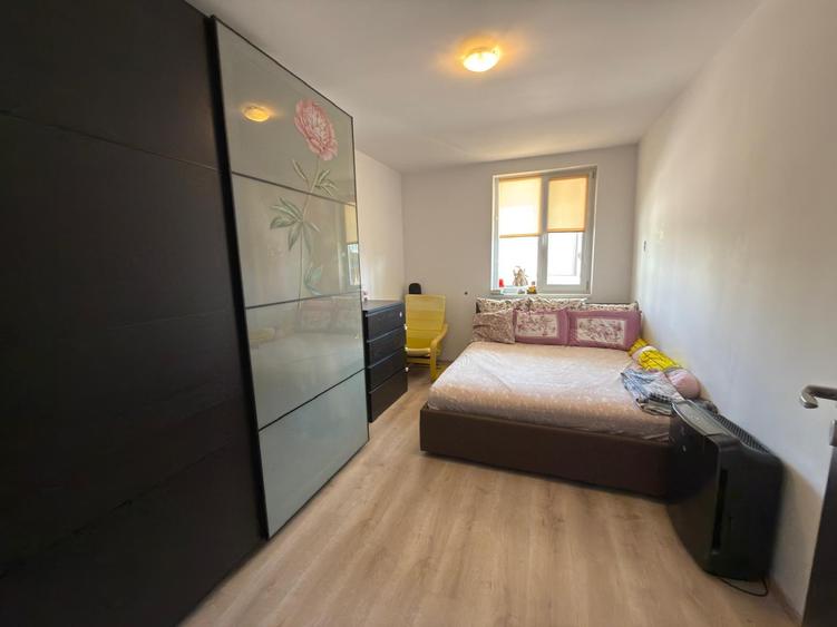 Apartament cu 3 camere decomandat în Berceni