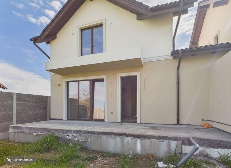 Duplex cu 4 camere cu Canalizare în Covaci