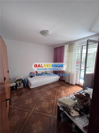 Apartament cu 4 camere decomandat, mobilat în Brâncoveanu