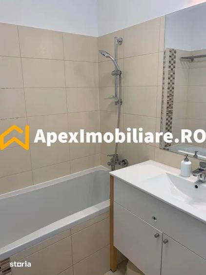 Apartament cu 3 camere semidecomandat în Băneasa