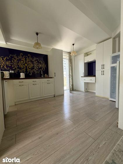 Apartament cu 3 camere în Mazepa 2