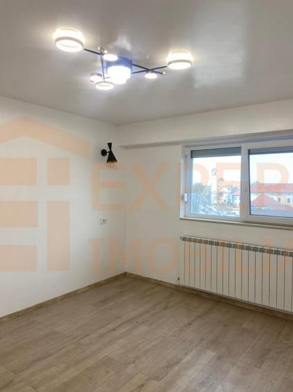 Apartament cu 2 camere decomandat în Casa de Cultură