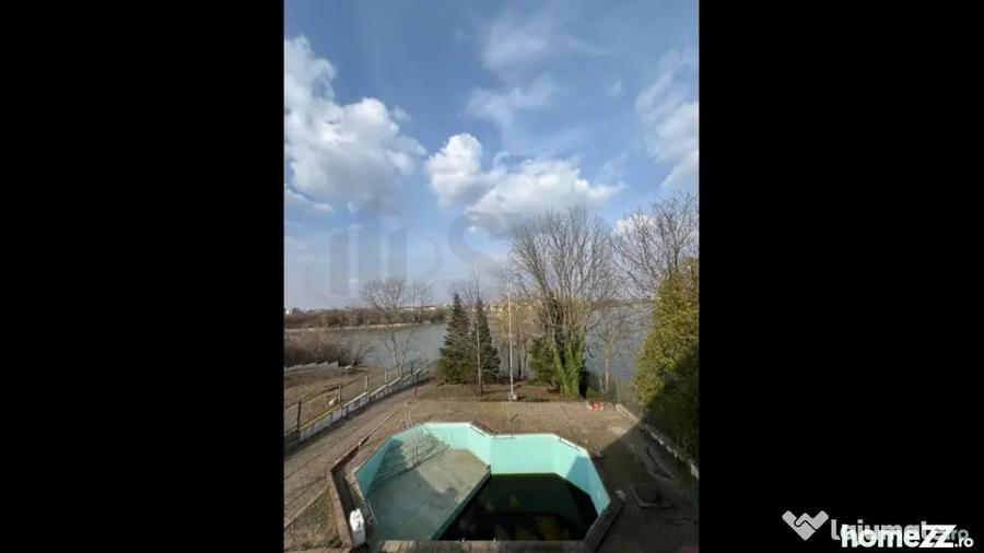 Casă cu 7 camere cu Teren 1900 Mp în Dămăroaia