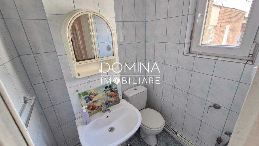 Apartament cu 3 camere semidecomandat, mobilat în Ultracentral