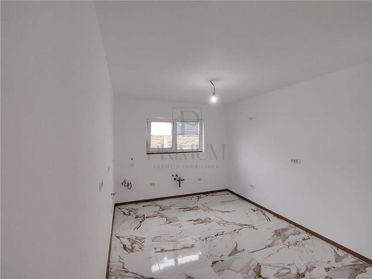 Duplex cu 3 camere cu Canalizare în Aeroport