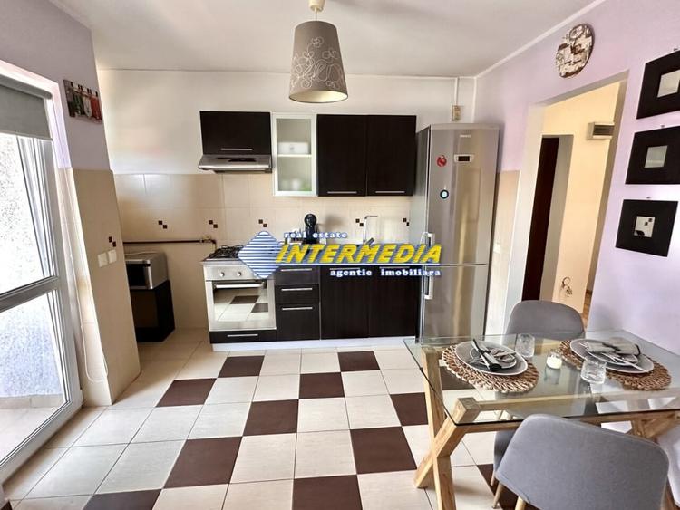 Apartament cu 2 camere decomandat, mobilat în Central